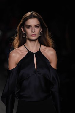  Cushnie Et Ochs koleksiyonu