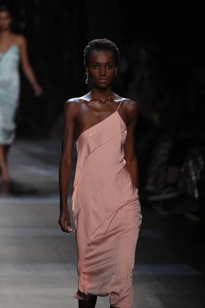 Cushnie Et Ochs kolekce — Stock fotografie