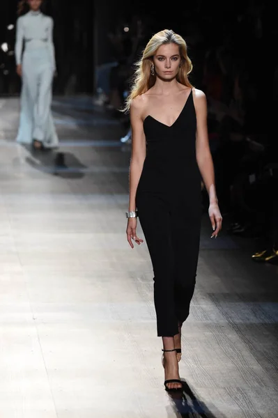 Cushnie 동부 표준시 Ochs 컬렉션 — 스톡 사진