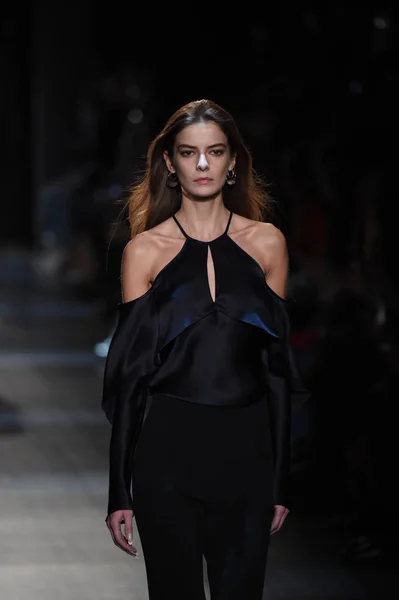 Коллекция Cushnie Et Ochs — стоковое фото