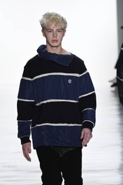 Telfar koleksiyonu moda defilesi