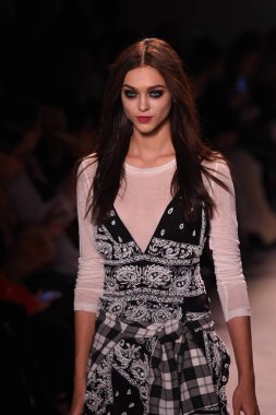 Nicole Miller gösteri