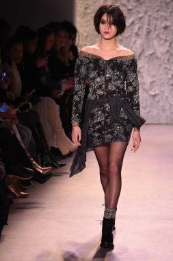  Nicole Miller gösteri