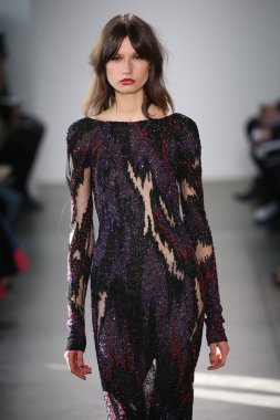 Pamella Roland defile