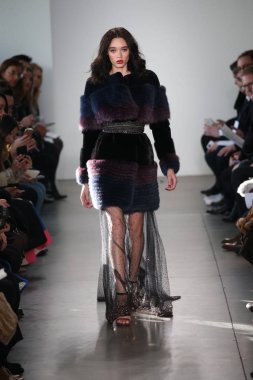 Pamella Roland defile