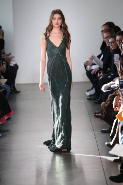 Pamella Roland defile