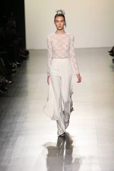 LanYu collectie tijdens New York Fashion Week — Stockfoto