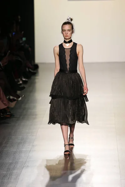 LanYu collectie tijdens New York Fashion Week — Stockfoto