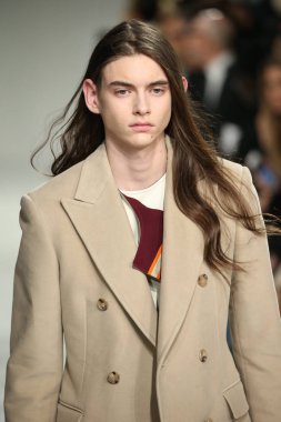  calvin klein koleksiyonu 