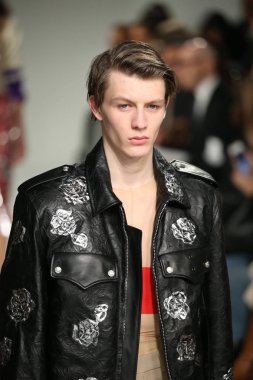 calvin klein koleksiyonu 