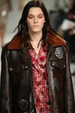  calvin klein koleksiyonu 