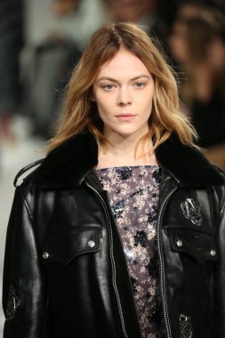  calvin klein koleksiyonu 