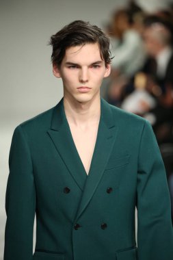  calvin klein koleksiyonu 