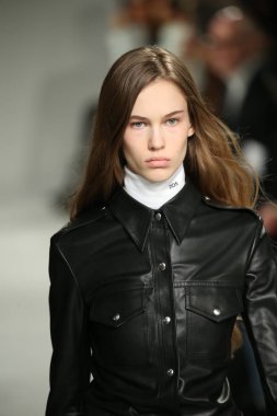  calvin klein koleksiyonu 