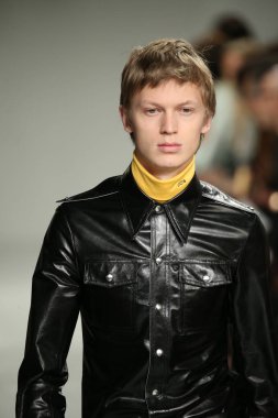  calvin klein koleksiyonu 