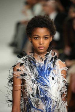  calvin klein koleksiyonu 