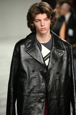  calvin klein koleksiyonu 