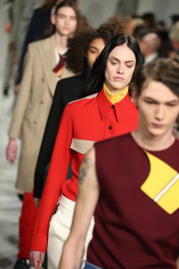 calvin klein koleksiyonu 