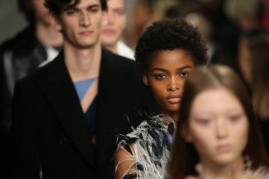 calvin klein koleksiyonu 