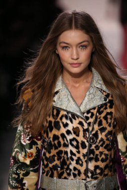 Jeremy Scott gösteri 