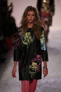  Jeremy Scott gösteri