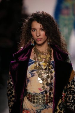 Jeremy Scott gösteri