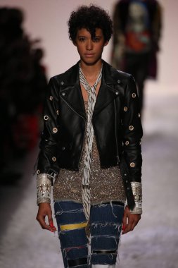 Jeremy Scott gösteri 