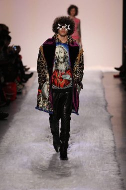Jeremy Scott gösteri 