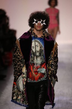 Jeremy Scott gösteri 