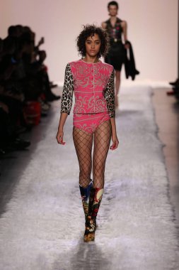 Jeremy Scott gösteri 