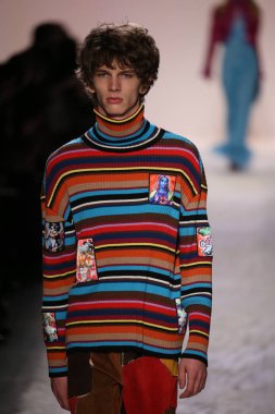 Jeremy Scott gösteri 