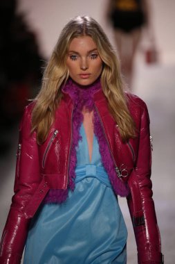 Jeremy Scott gösteri 