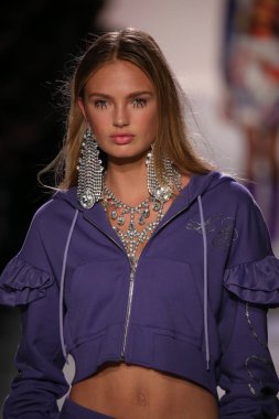 Jeremy Scott gösteri