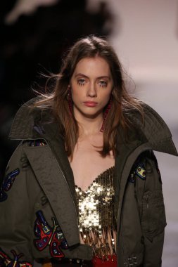 Jeremy Scott gösteri