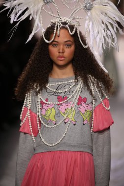 Jeremy Scott gösteri 