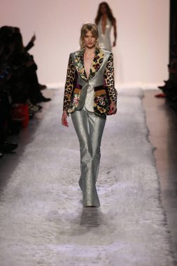 Jeremy Scott gösteri 