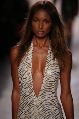  Jeremy Scott gösteri