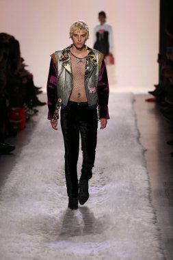 Jeremy Scott gösteri 