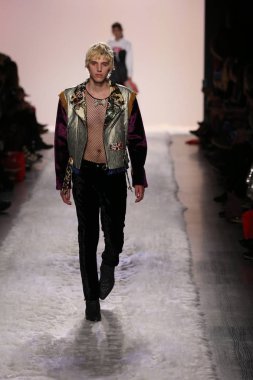 Jeremy Scott gösteri 