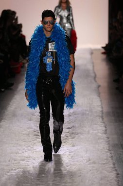  Jeremy Scott gösteri 