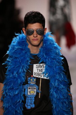  Jeremy Scott gösteri 