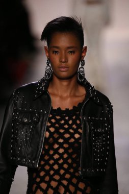 Jeremy Scott gösteri