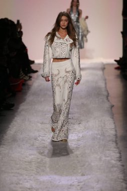 Jeremy Scott gösteri 