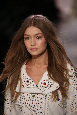 Jeremy Scott gösteri 