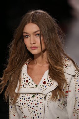 Jeremy Scott gösteri 