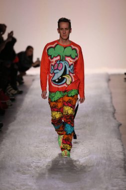 Tasarımcı jeremy scott