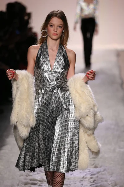 Jeremy Scott gösteri