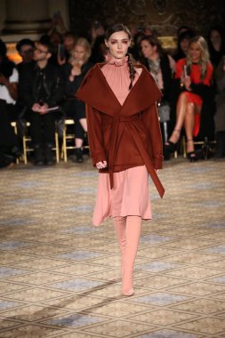  Christian Siriano koleksiyonu 