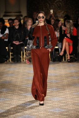  Christian Siriano koleksiyonu 