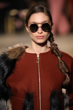  Christian Siriano koleksiyonu 